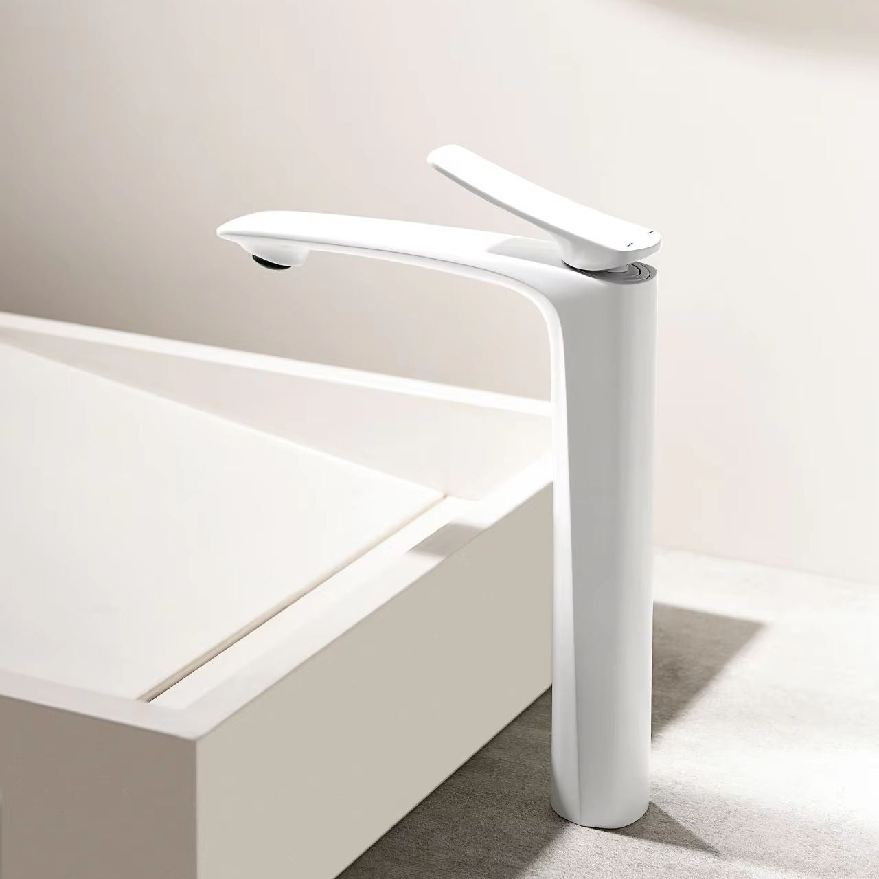hudor-moderna-robinet-lavabo-sur-lev-blanc-mat-col-de-cygne image 3