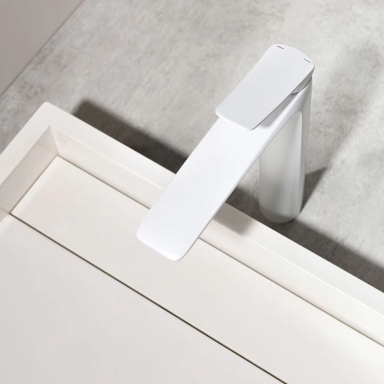hudor-moderna-robinet-lavabo-sur-lev-blanc-mat-col-de-cygne image 2