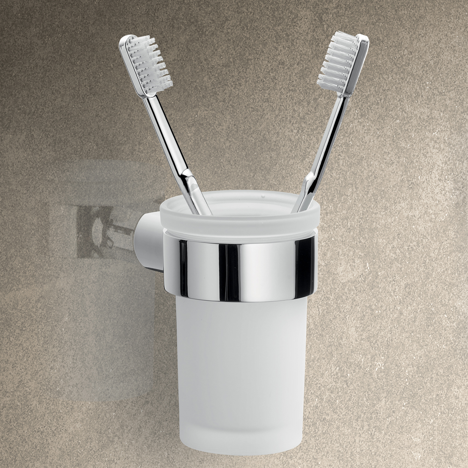 gedy-pirenei-gobelet-porte-brosse-chrom-poser image 6