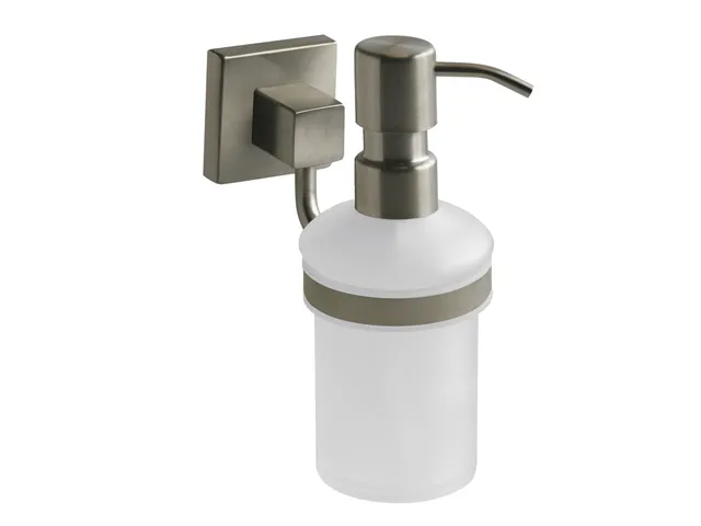 bisk-nord-distributeur-savon-liquide-lavabo image 1