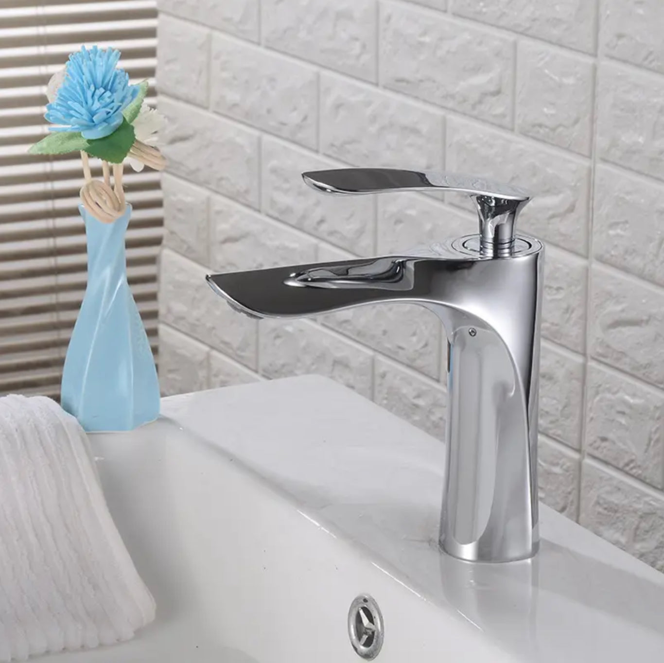 hudor-erymanthe-robinet-lavabo-chrom-laiton-eco image 5