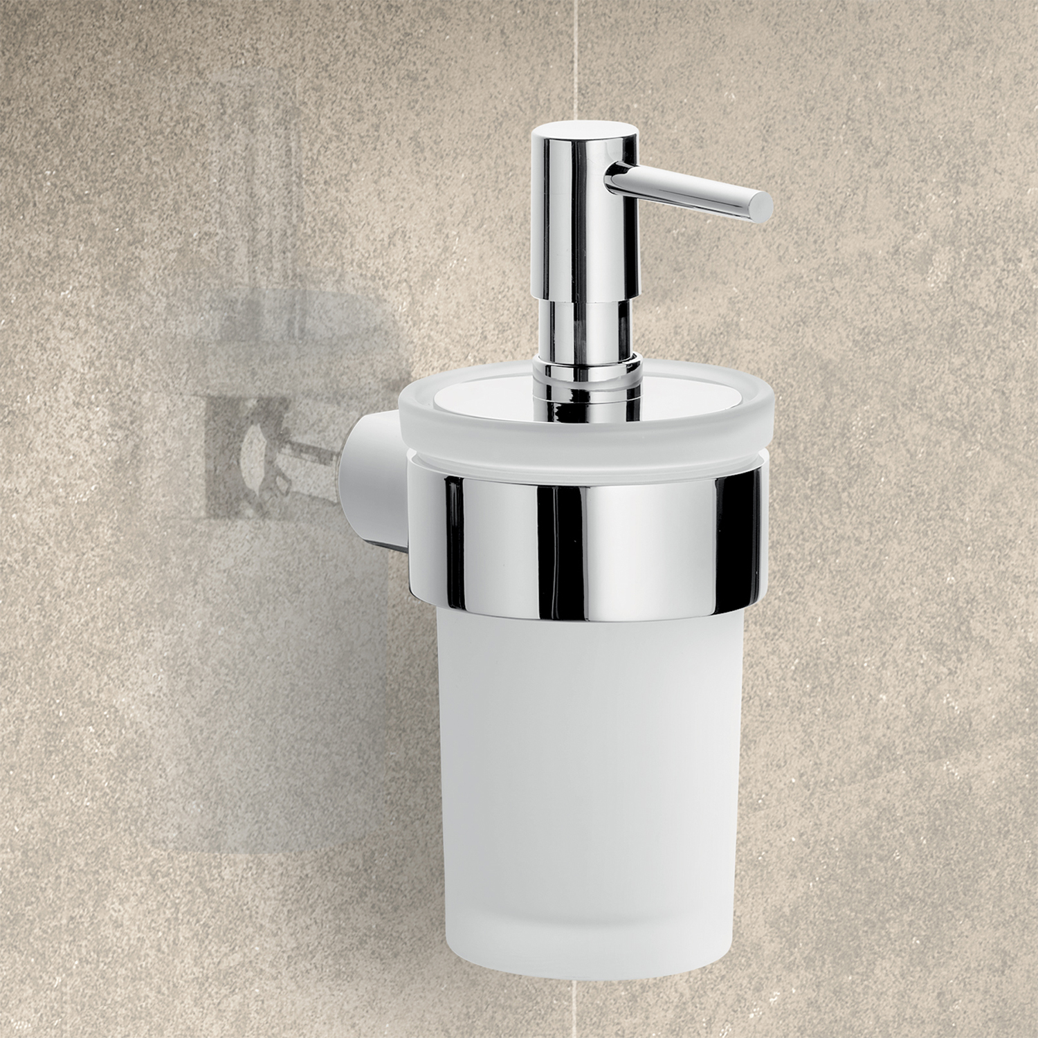 gedy-pirenei-distributeur-de-savon-chrome-poser image 4