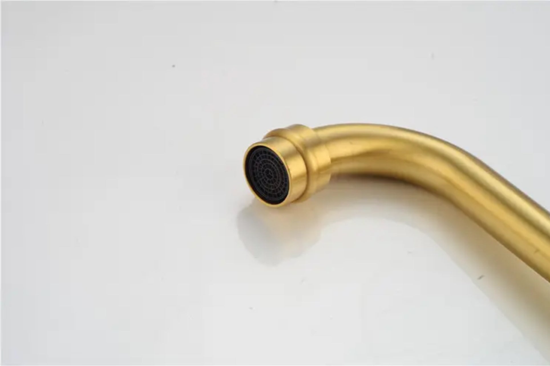 hudor-scamandre-robinet-lavabo-dor-bross-laiton image 7