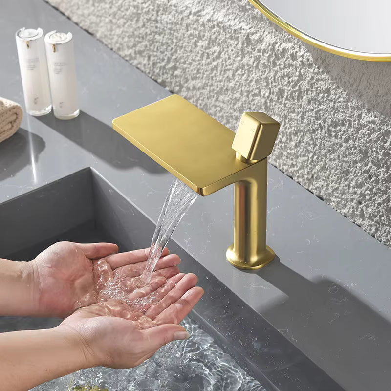 hudor-scamandre-robinet-lavabo-dor-bross-cascade-laiton image 4
